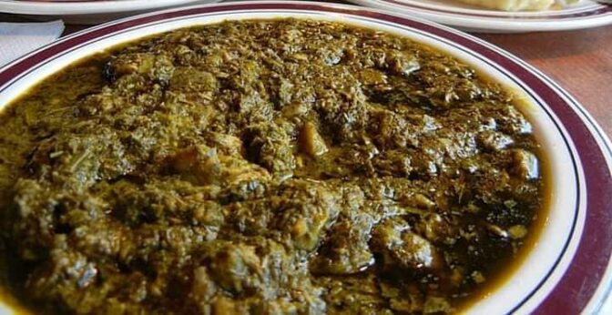 Kpwem sans sel(feuille de manioc)