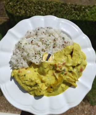 Escalope de veau au curcuma avec riz blanc