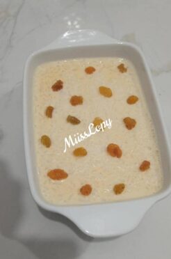 Bouillie de riz au lait concentré non sucré.