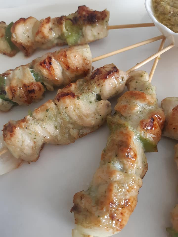 Brochettes de poulet à la poêle. Cuisine de Chez Nous