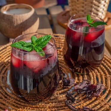 Un rafraichissant jus de bissap fait maison