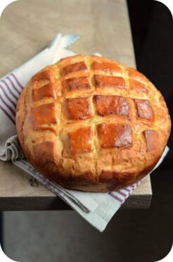 Du pain brioche en cocotte.