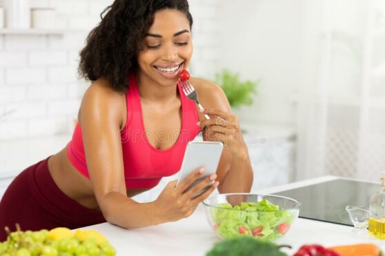5 Mauvaises habitudes alimentaires que les femmes ne devraient jamais avoir