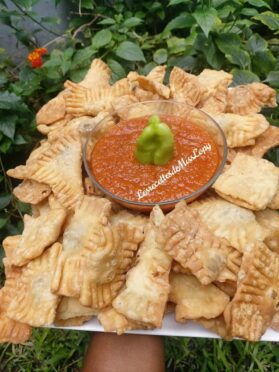 Pastels au poisson, sauce tomate  specy