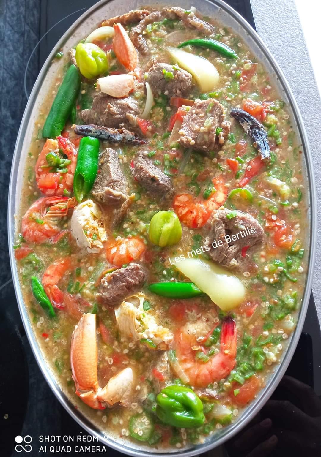 Sauce gombo aux fruits de mer et à la viande de bœuf sans huile de