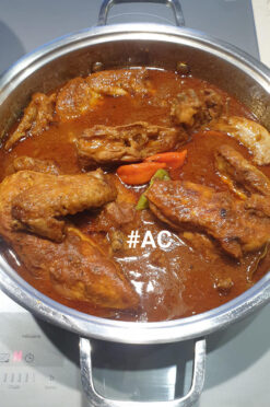 Poulet à la sauce tomate
