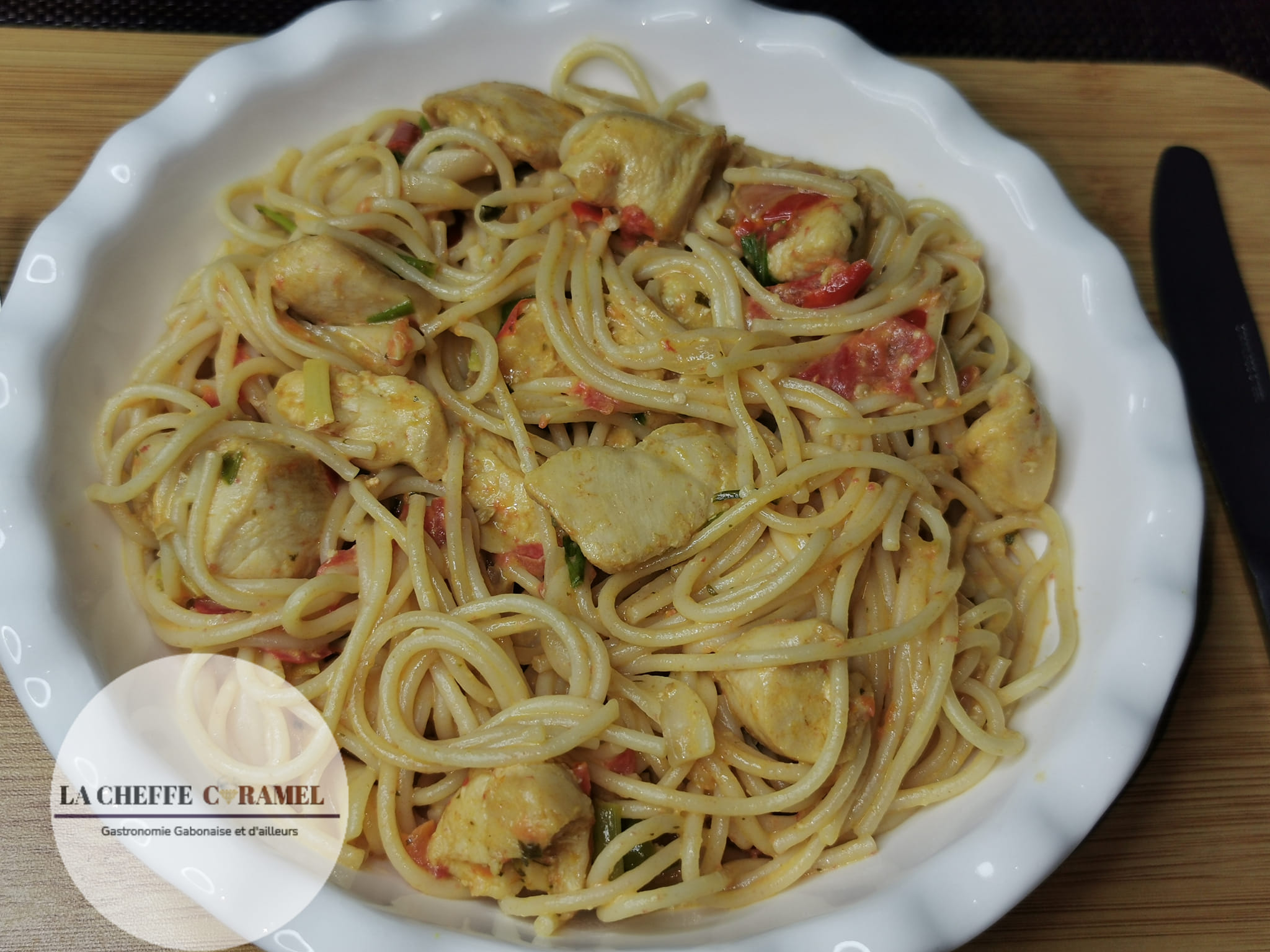 Spaghetti aux blanc de poulet et crème fraîche. Cuisine de Chez Nous