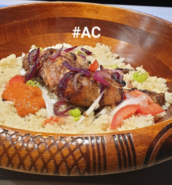 Cuisses de poulet  braisées avec attiéké