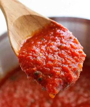Délicieuse sauce à pizza faite maison