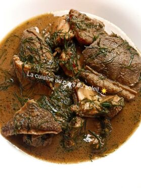 3pièces ou fumbwa (Tripes de boeuf à la pâte d’arachide)