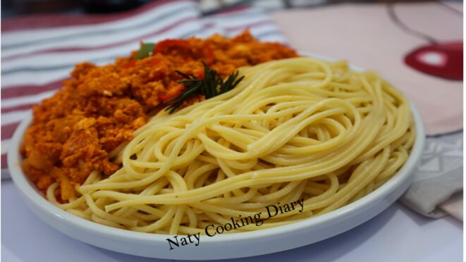 Spaghettis aux oeufs brouillės.