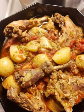 Ragoût de poulet pommes de terre👌