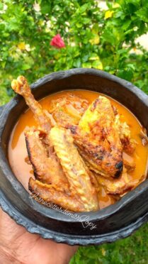 Bouillon épicé de poulet fumé