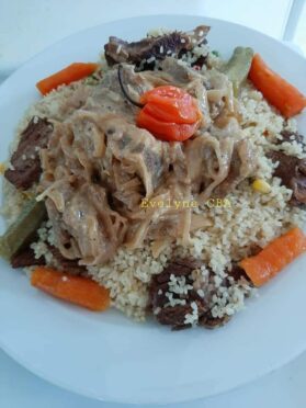 Riz gras avec sa petite sauce yassa