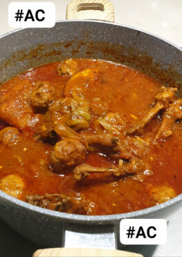 Boulttes de poulet à la sauce tomate