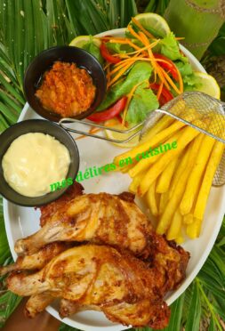Friture de cuisse de poulet  et ses accompagnements