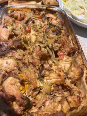 Du poulet gratiné à la mayonnaise.