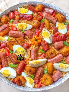 Riz saucisses œufs beignets