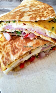 Sandwich de tortillas : omelette, jambon & fromage fondant !