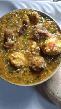 Sauce gombo aux pistaches ( graines de courge)