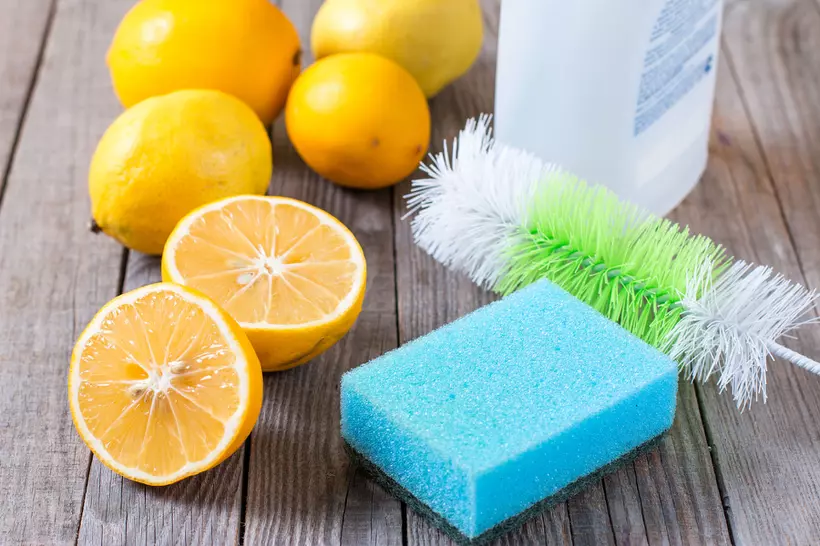 5 endroits que vous devriez nettoyer dans votre cuisine avec du citron