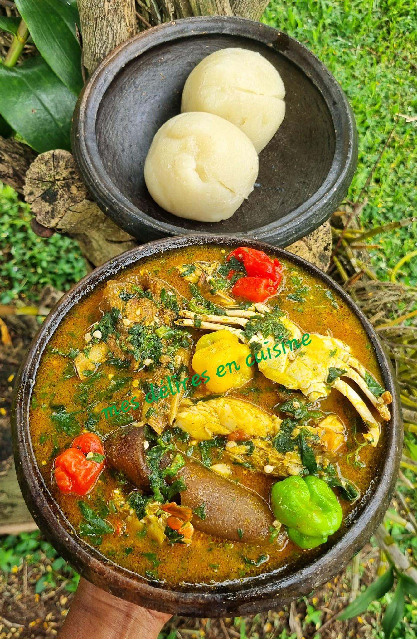 Duo de feuilles et gombo aux noix de palme