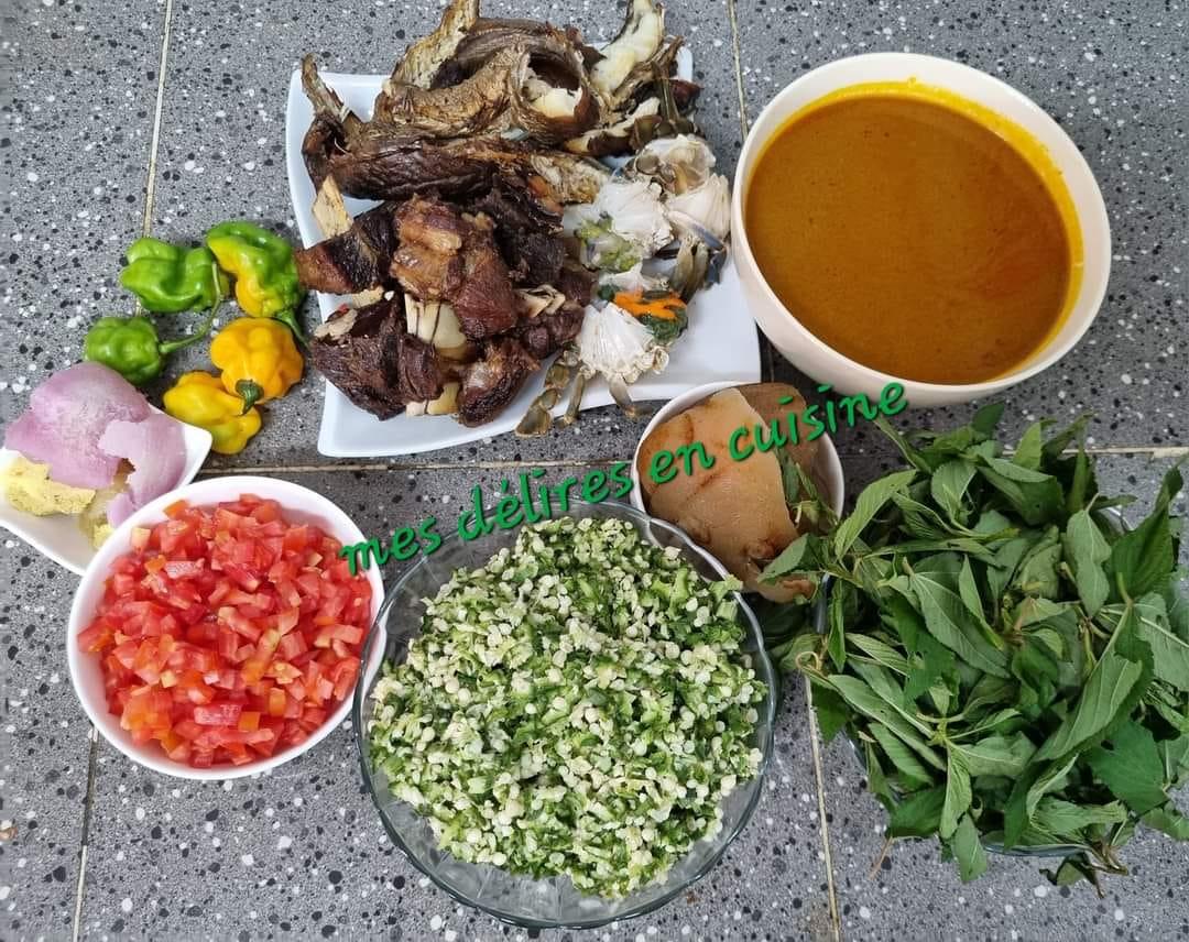 Duo de feuilles et gombo aux noix de palme