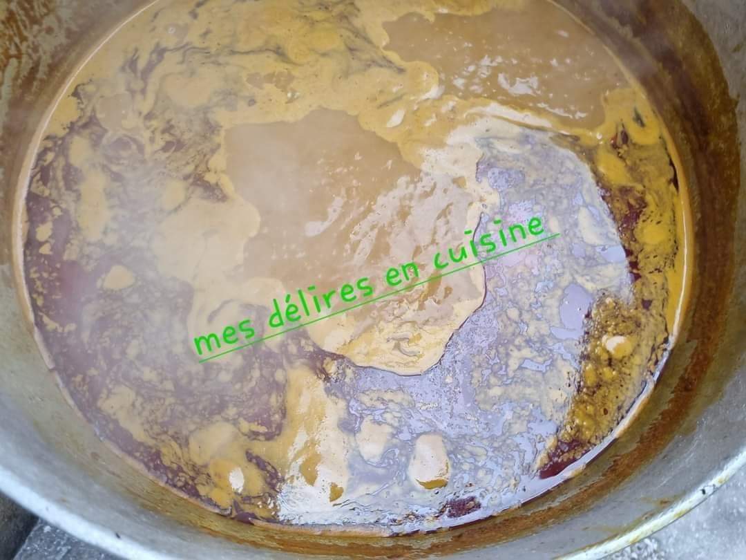 Duo de feuilles et gombo aux noix de palme