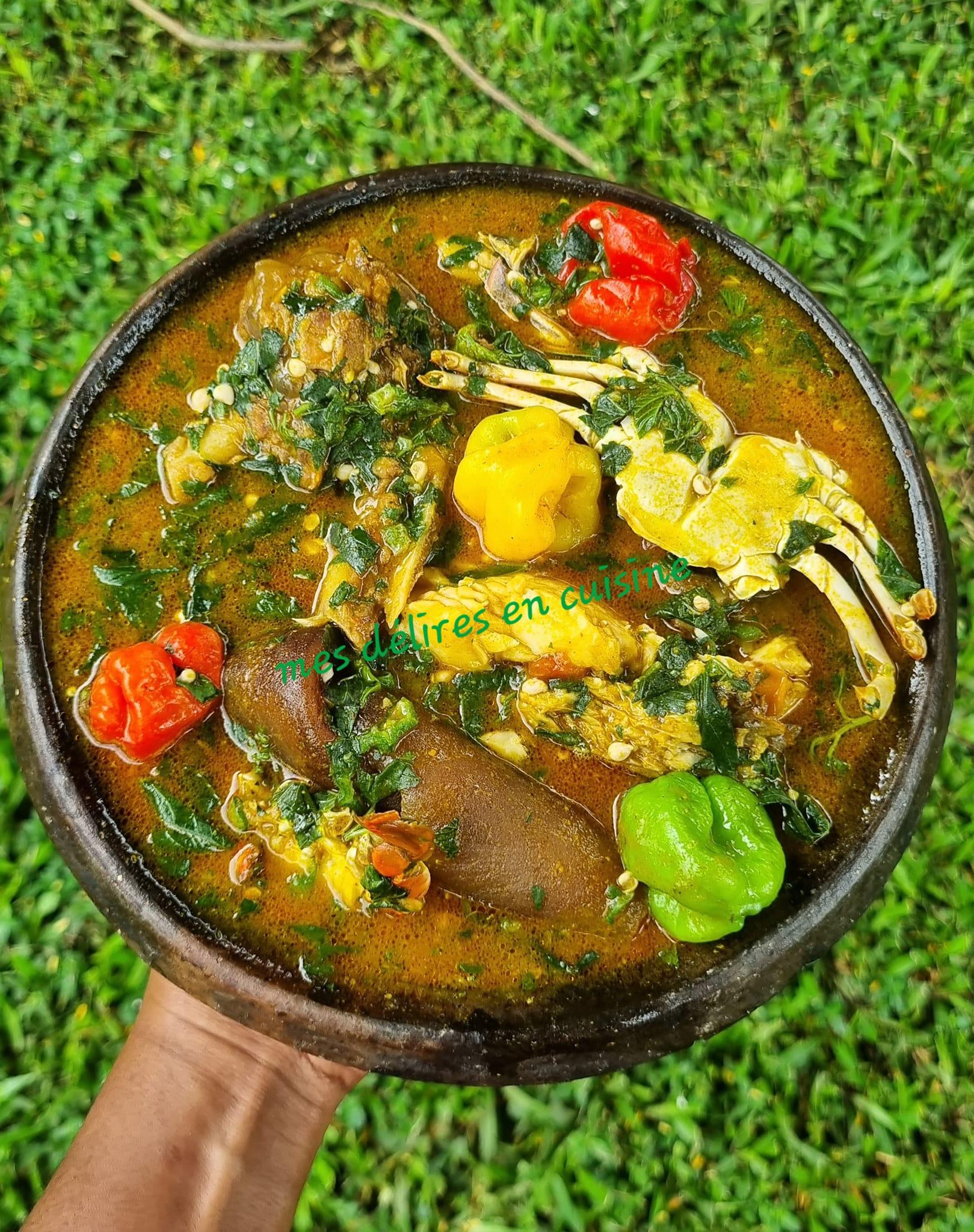 Duo de feuilles et gombo aux noix de palme