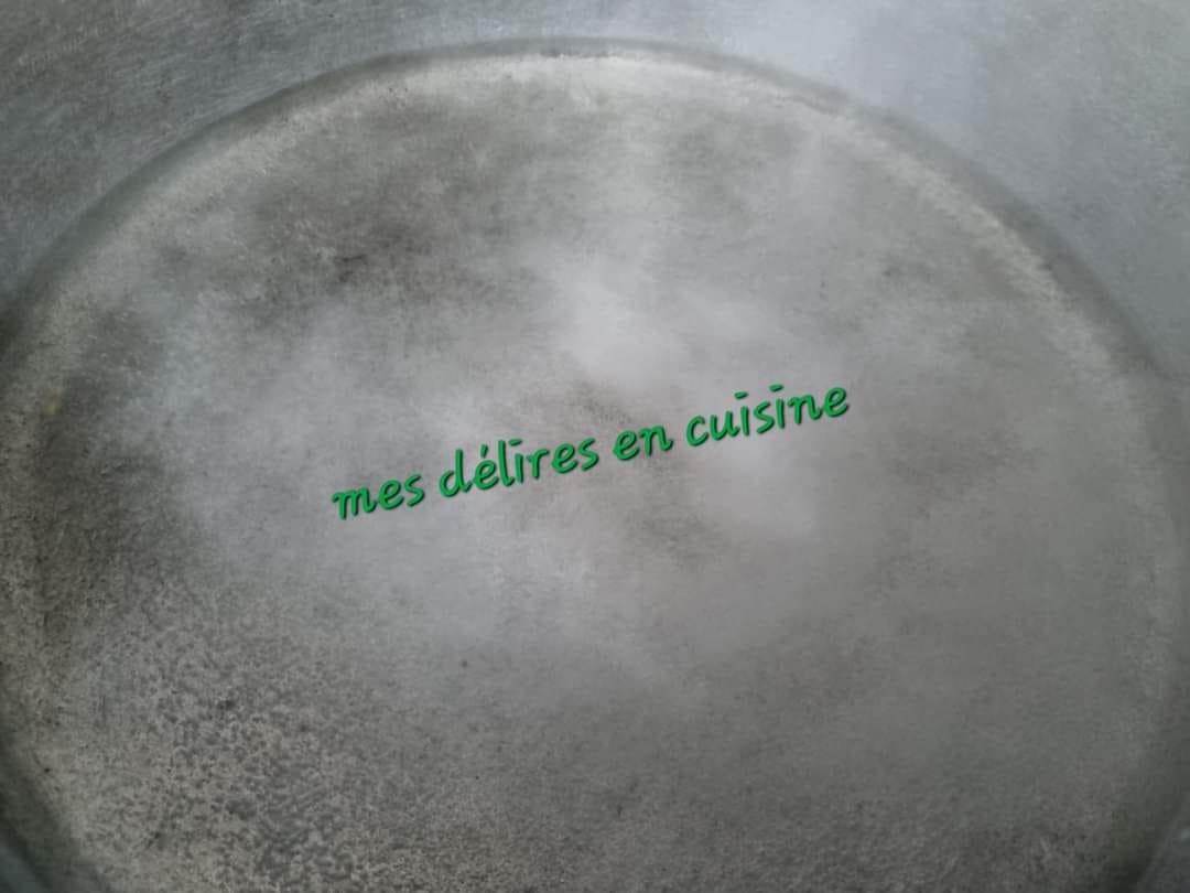 Duo de feuilles et gombo aux noix de palme