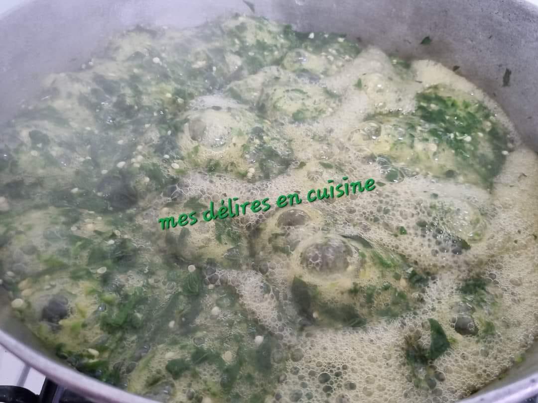 Duo de feuilles et gombo aux noix de palme