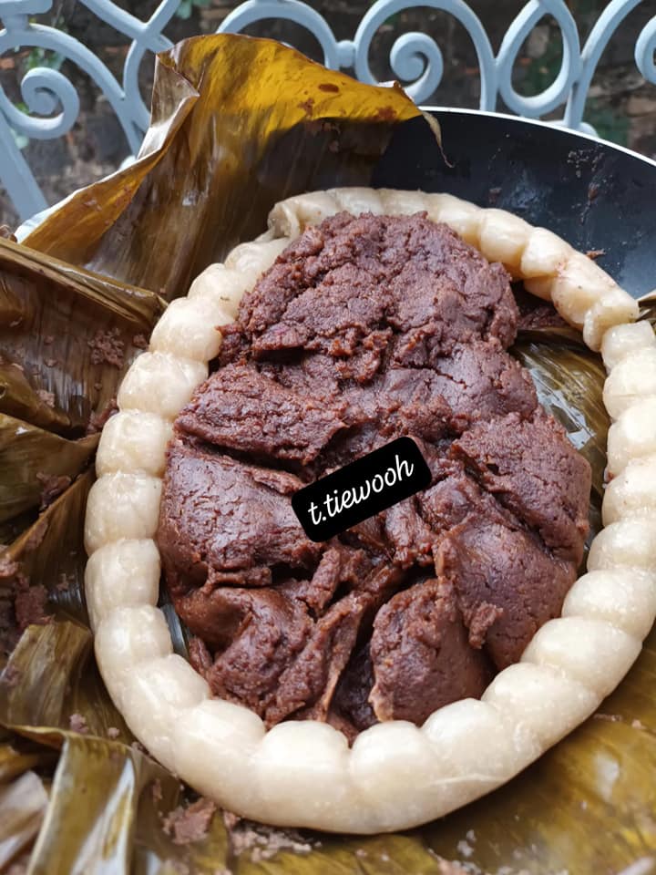 Met d’arachide et bâton de manioc