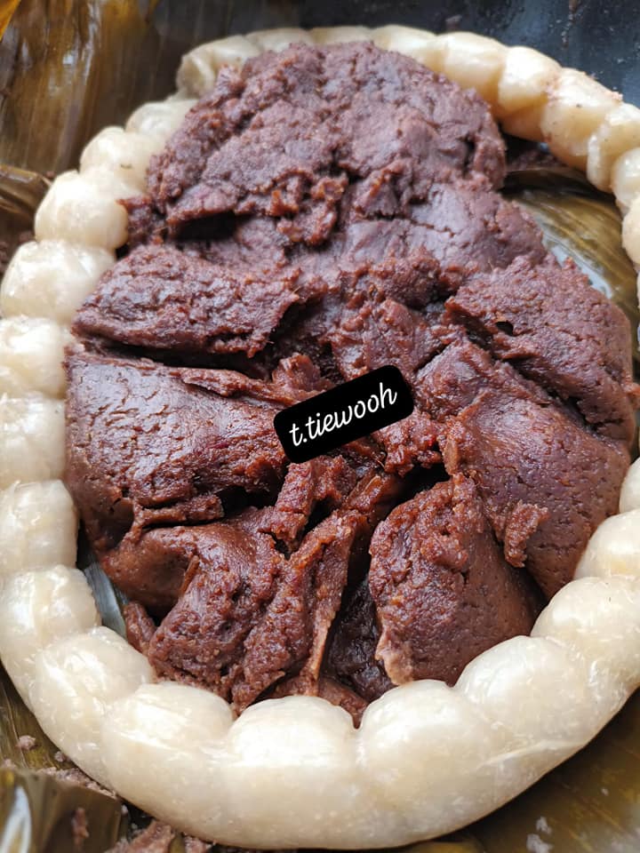 Met d’arachide et bâton de manioc