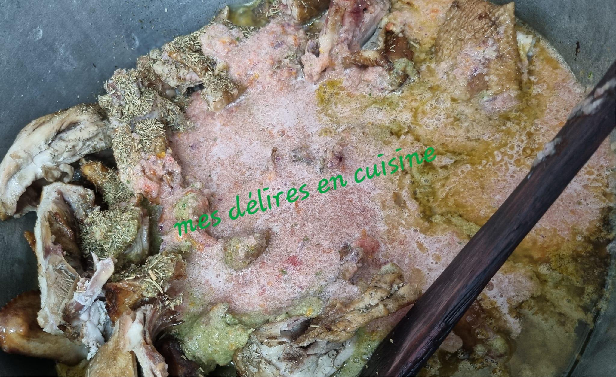 Délicieux Bouillon de Poulet Fumé aux Écrevisses et Pommes de Terre !